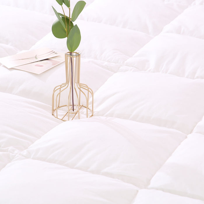 Large Emperor Lightweight Duvet 4.5 tog Microfibre Down Alternative Hypoallergenic
